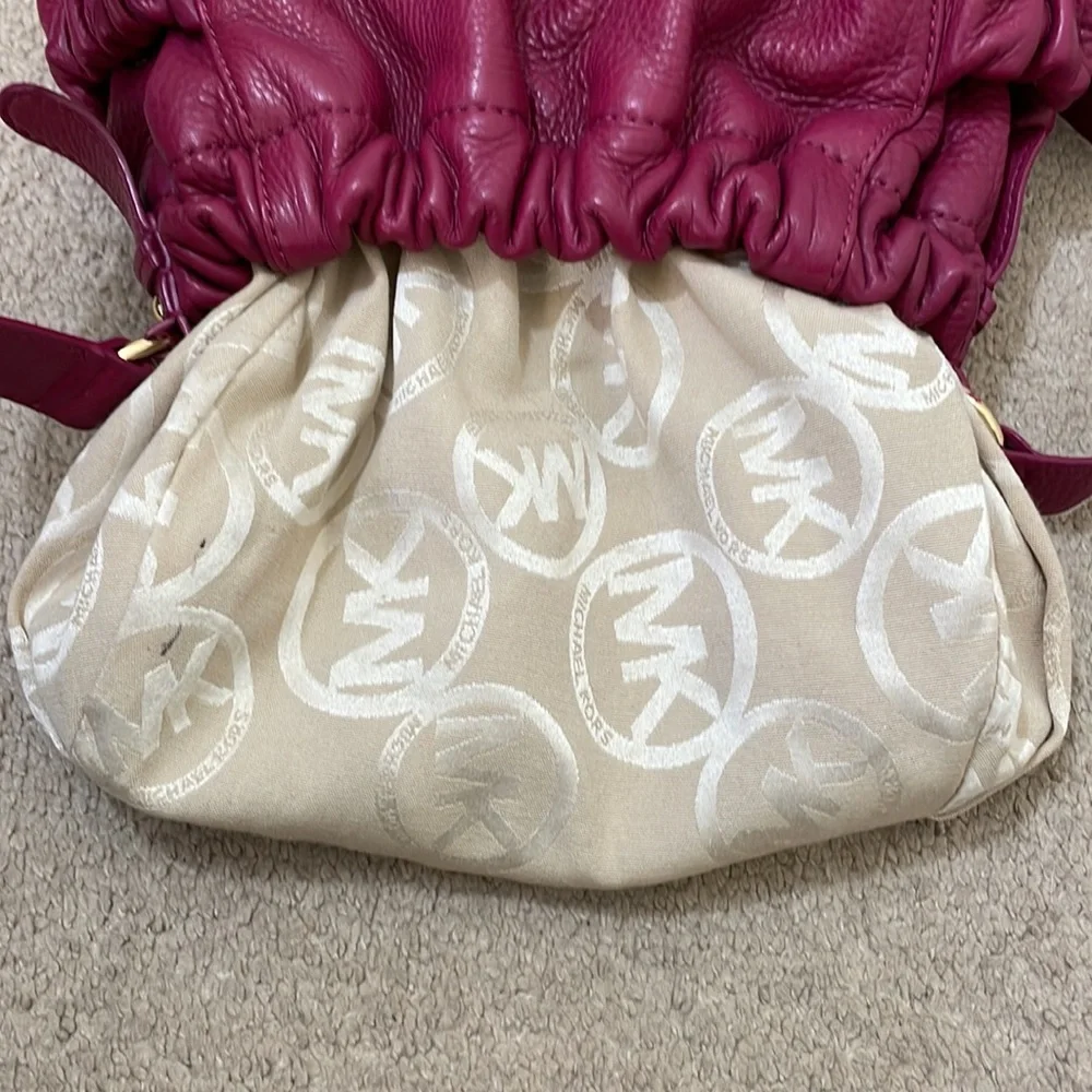 Michael Kors Pink / Purple Pebble Leather Crossbody With Gold Hardware